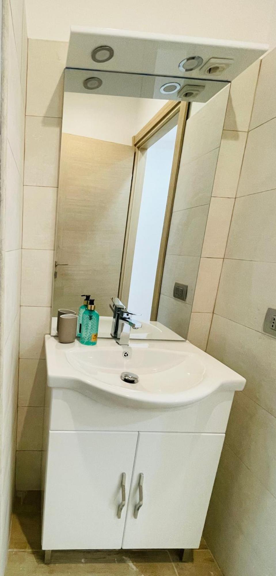 La Cattaro Villa Bari Luaran gambar