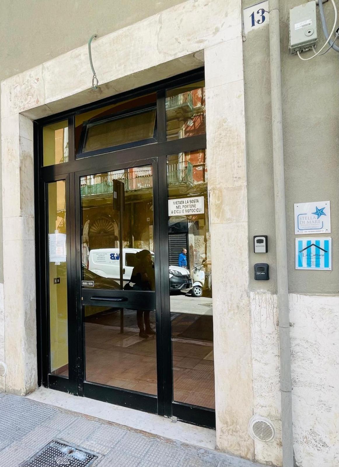 La Cattaro Villa Bari Luaran gambar