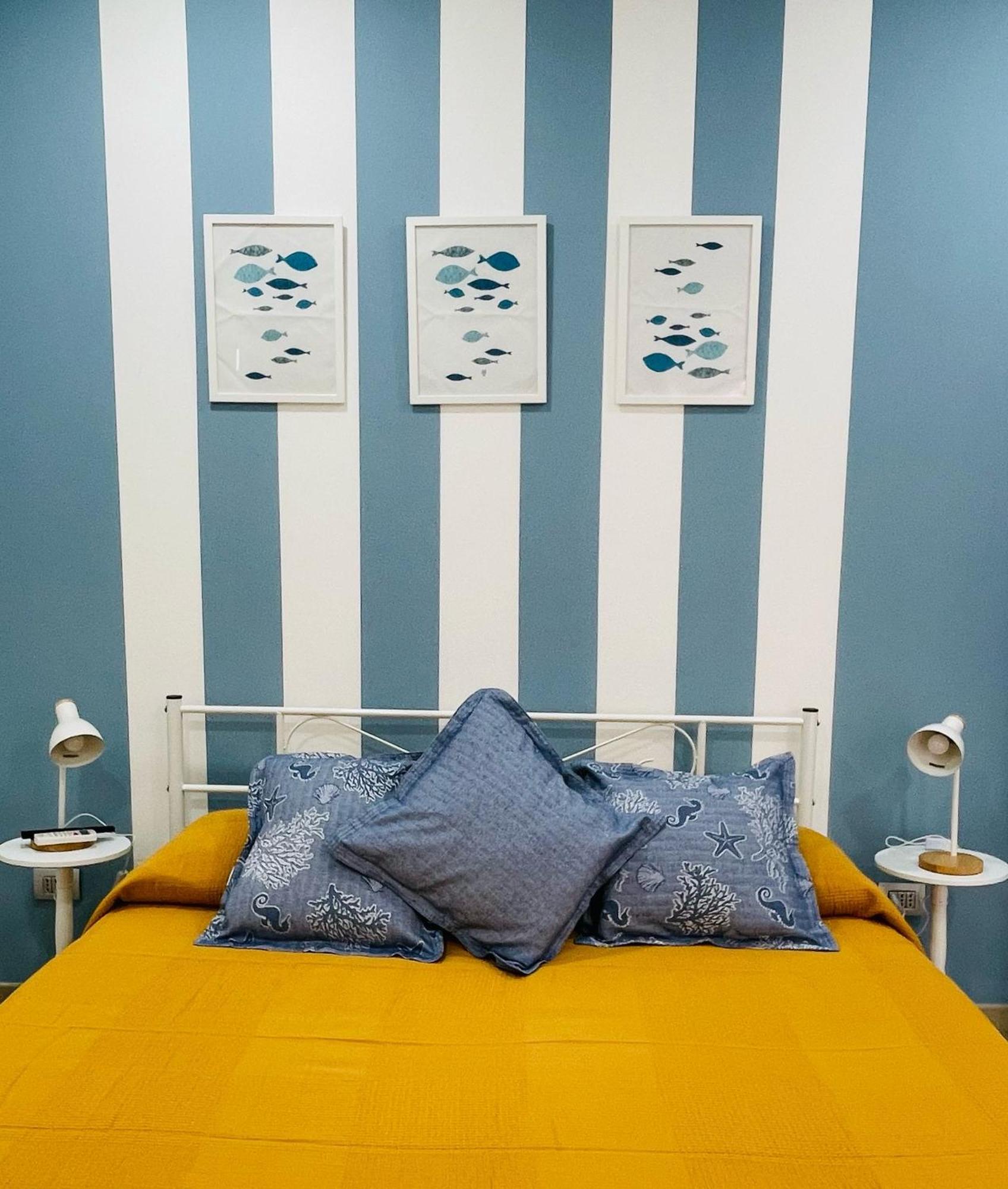 La Cattaro Villa Bari Luaran gambar